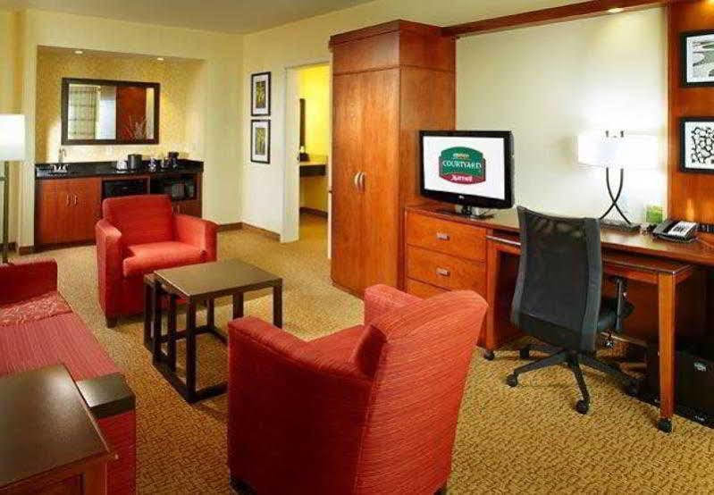 Courtyard By Marriott Pittsburgh Washington Meadow Lands Hotel Kültér fotó